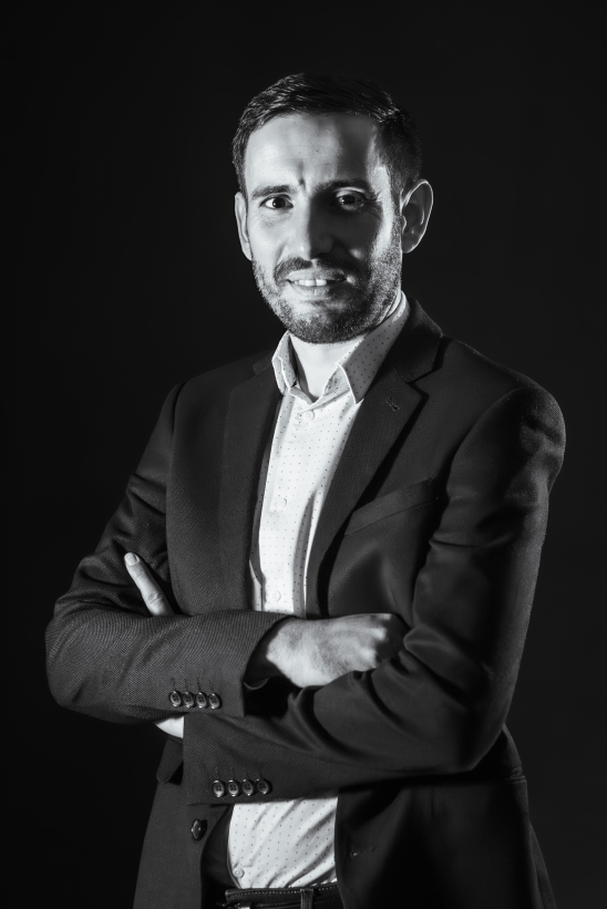 French Business Advice Accountant Mathieu Gil